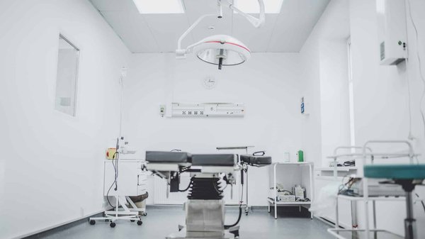 Quelles sont les meilleures pratiques pour déménager des équipements médicaux lourds et volumineux ?